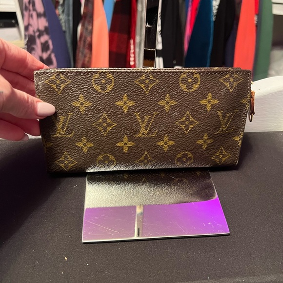 Louis Vuitton Monogram Brown Pouch Crossbody - Picture 5 of 10